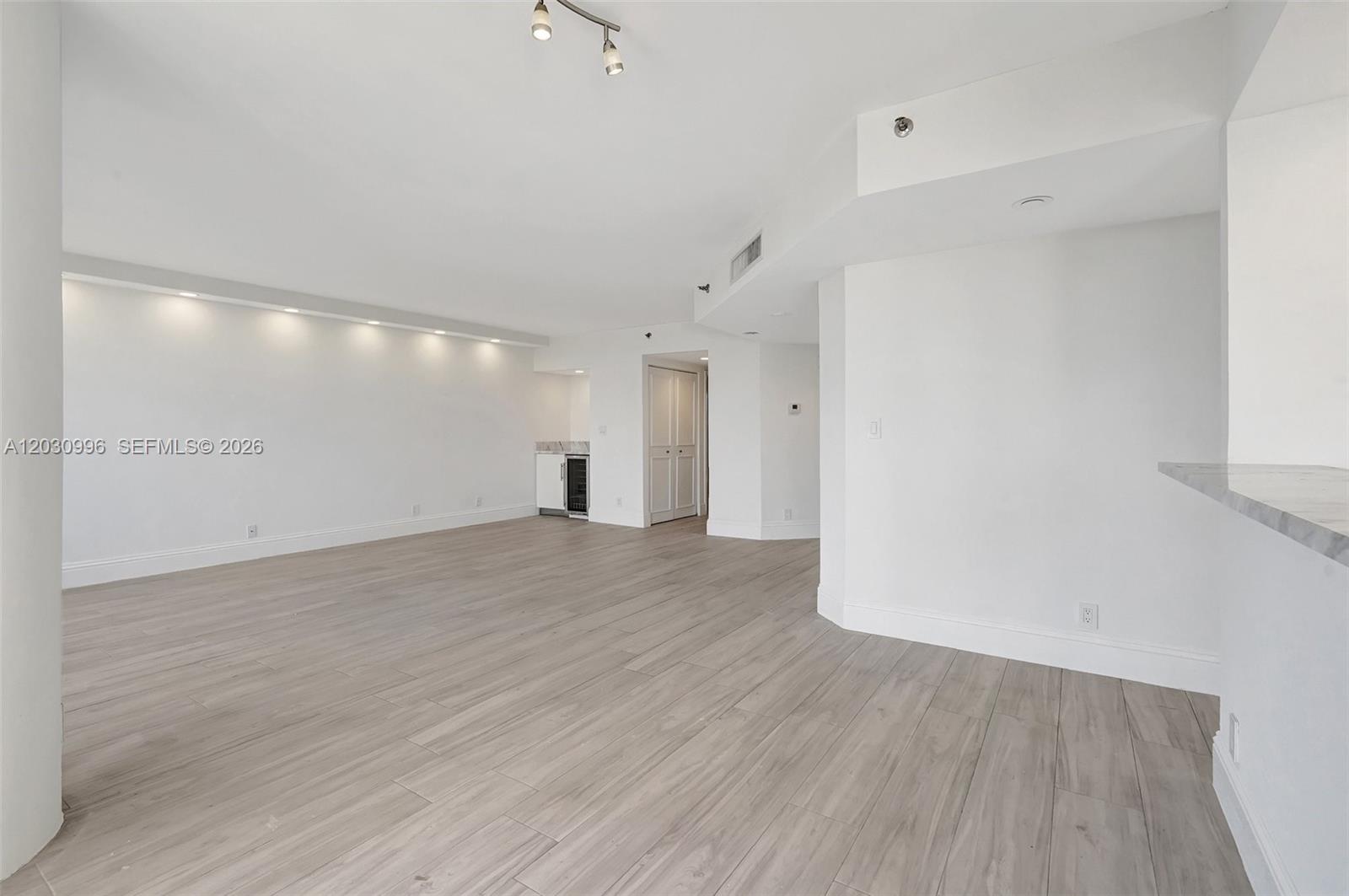 707 3 / 3 1520 sq. ft. $ 2026-06-04 0 Photo