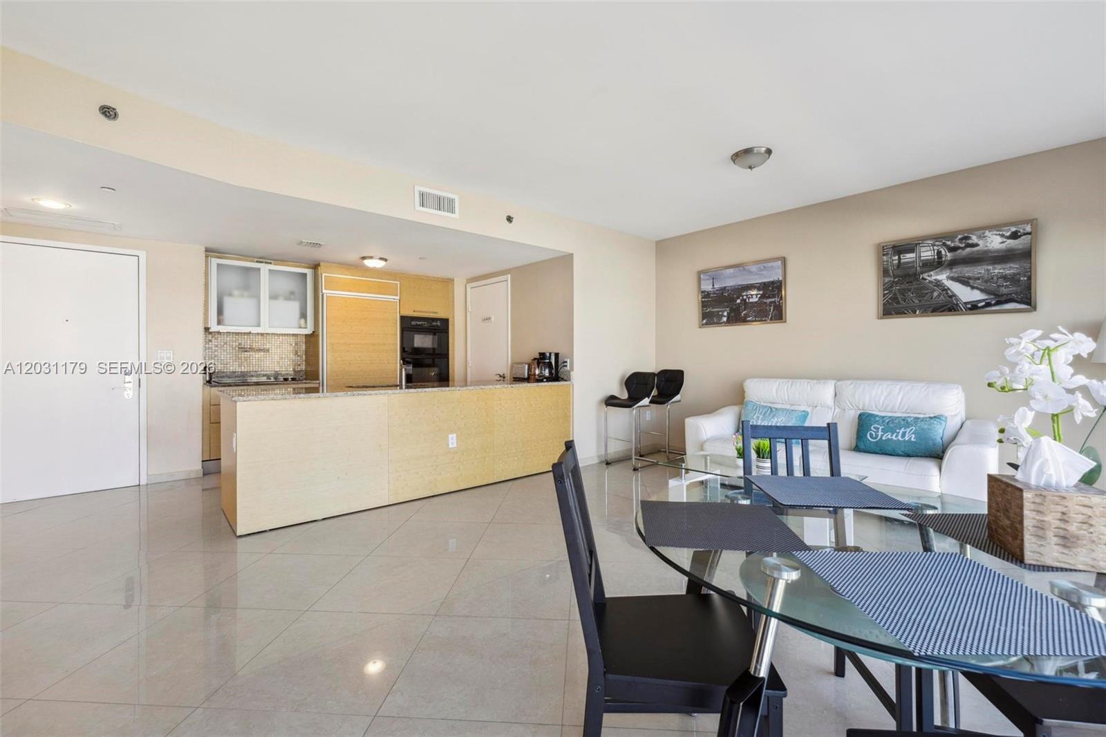 907 1 / 1 871 sq. ft. $ 2026-06-04 0 Photo