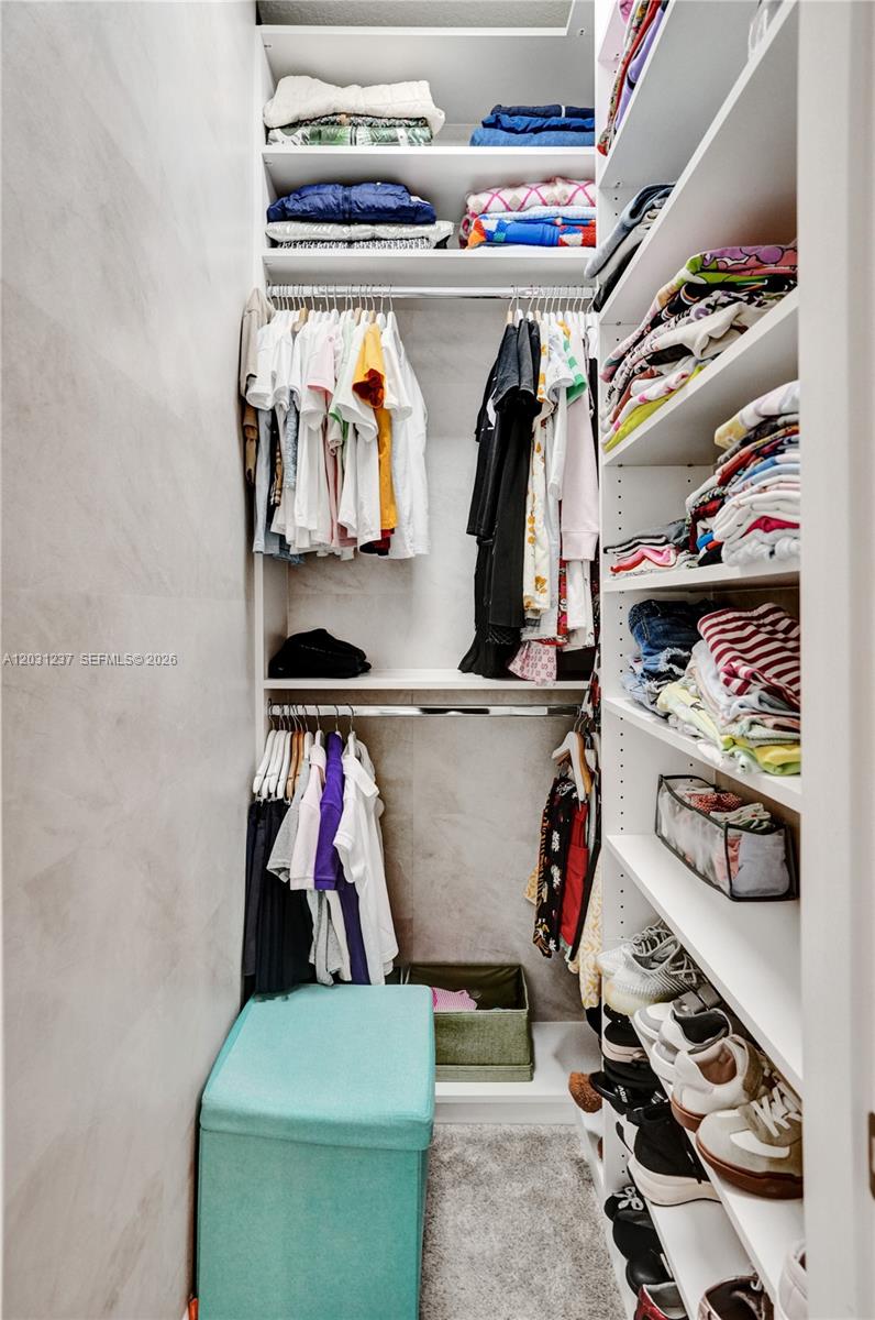 Ver detalles 4414 3 / 3 1881 sq. ft. $ 2026-06-04 0 foto