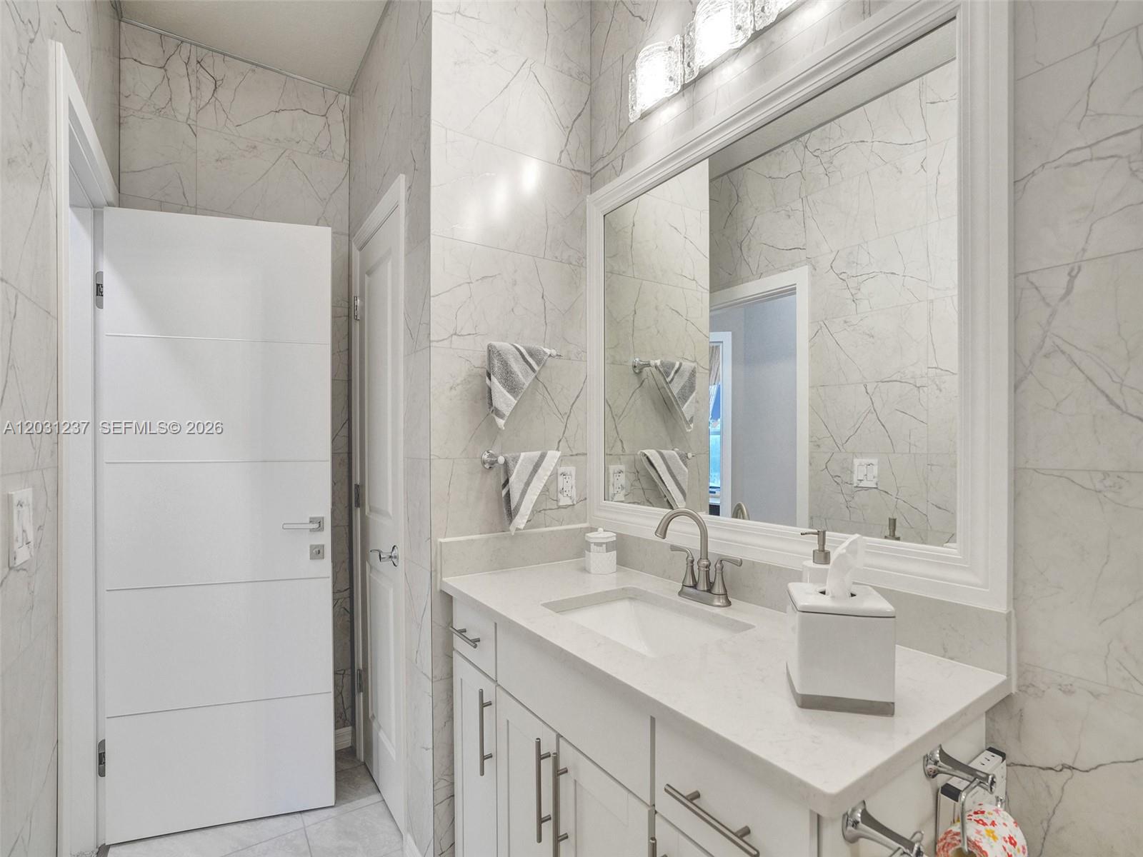 Ver detalles 4414 3 / 3 1881 sq. ft. $ 2026-06-04 0 foto