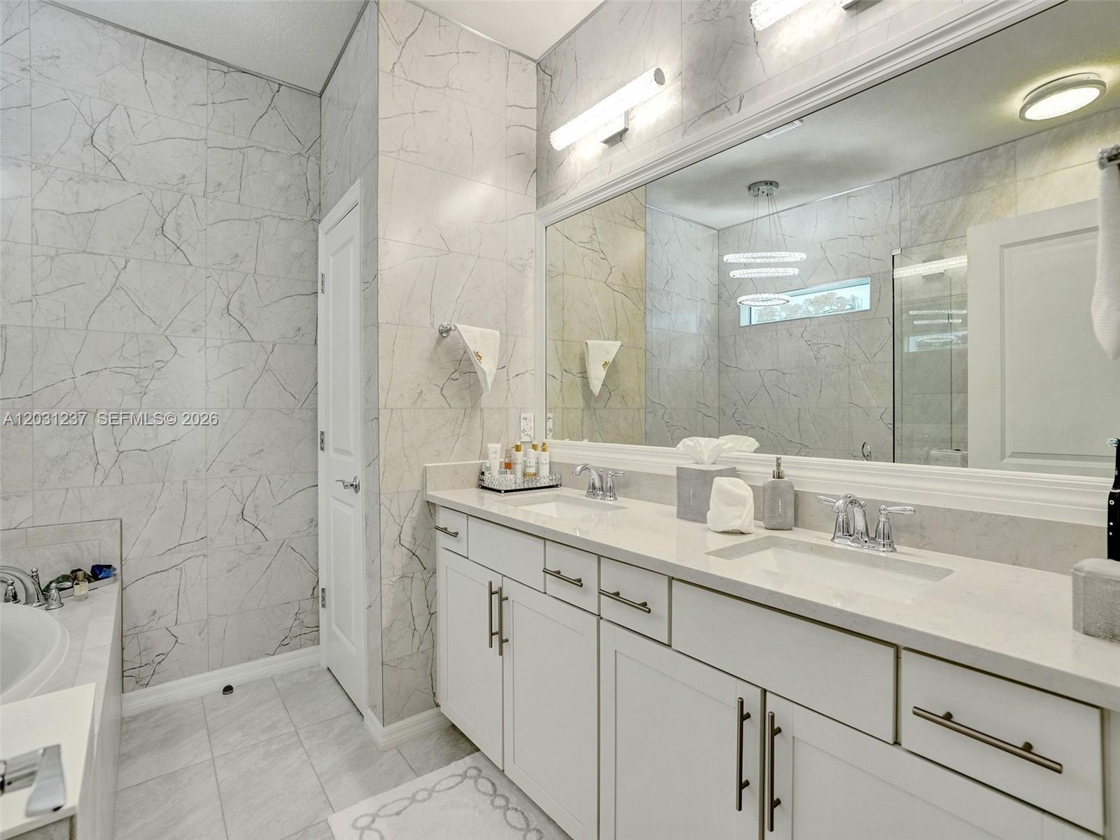 Ver detalles 4414 3 / 3 1881 sq. ft. $ 2026-06-04 0 foto
