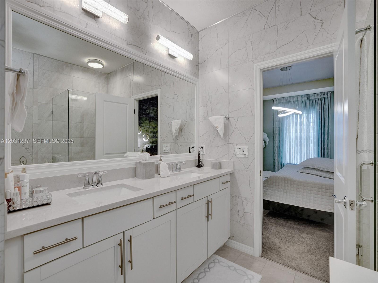 Ver detalles 4414 3 / 3 1881 sq. ft. $ 2026-06-04 0 foto