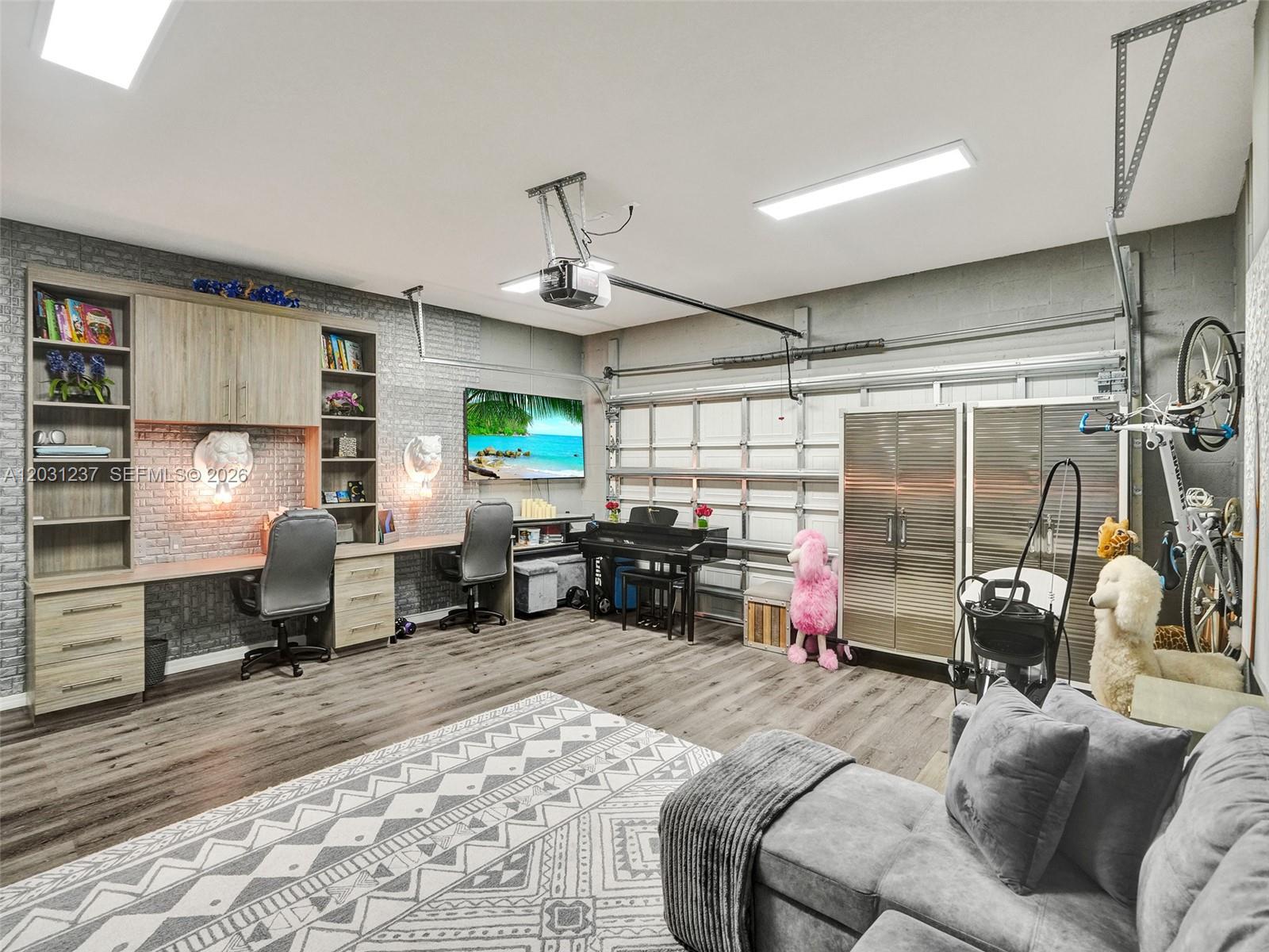 Ver detalles 4414 3 / 3 1881 sq. ft. $ 2026-06-04 0 foto