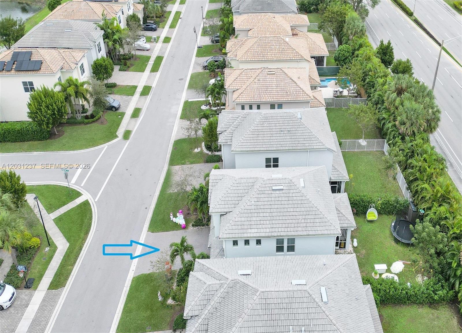Ver detalles 4414 3 / 3 1881 sq. ft. $ 2026-06-04 0 foto