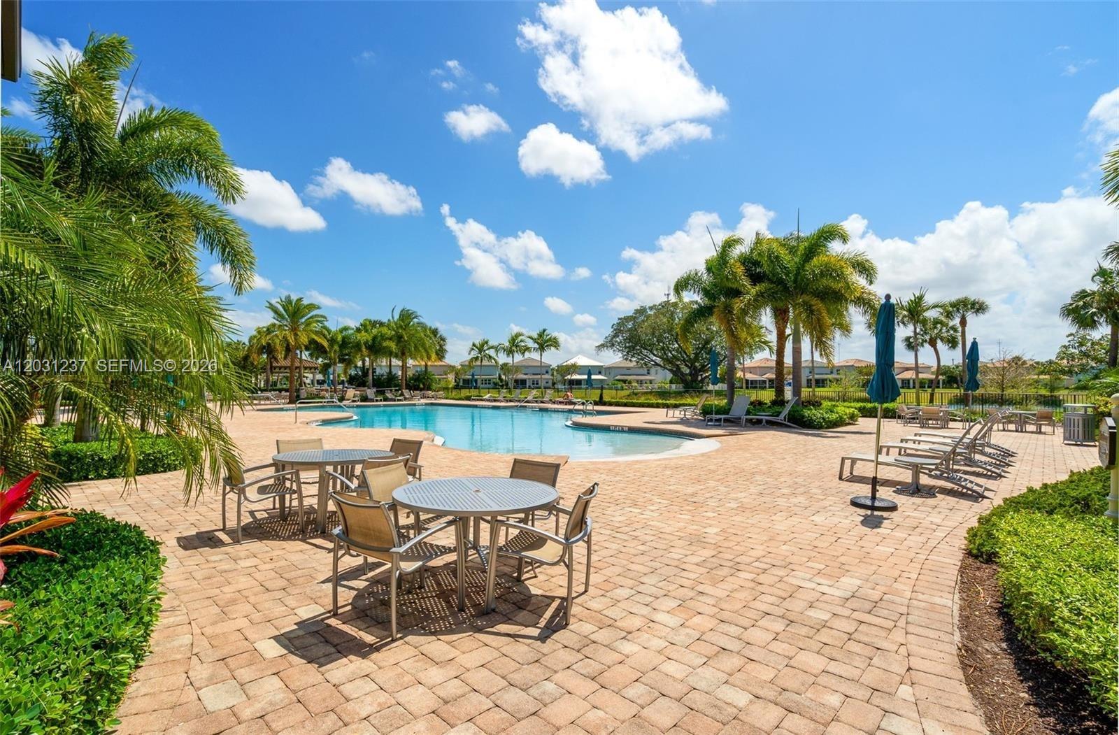 Ver detalles 4414 3 / 3 1881 sq. ft. $ 2026-06-04 0 foto