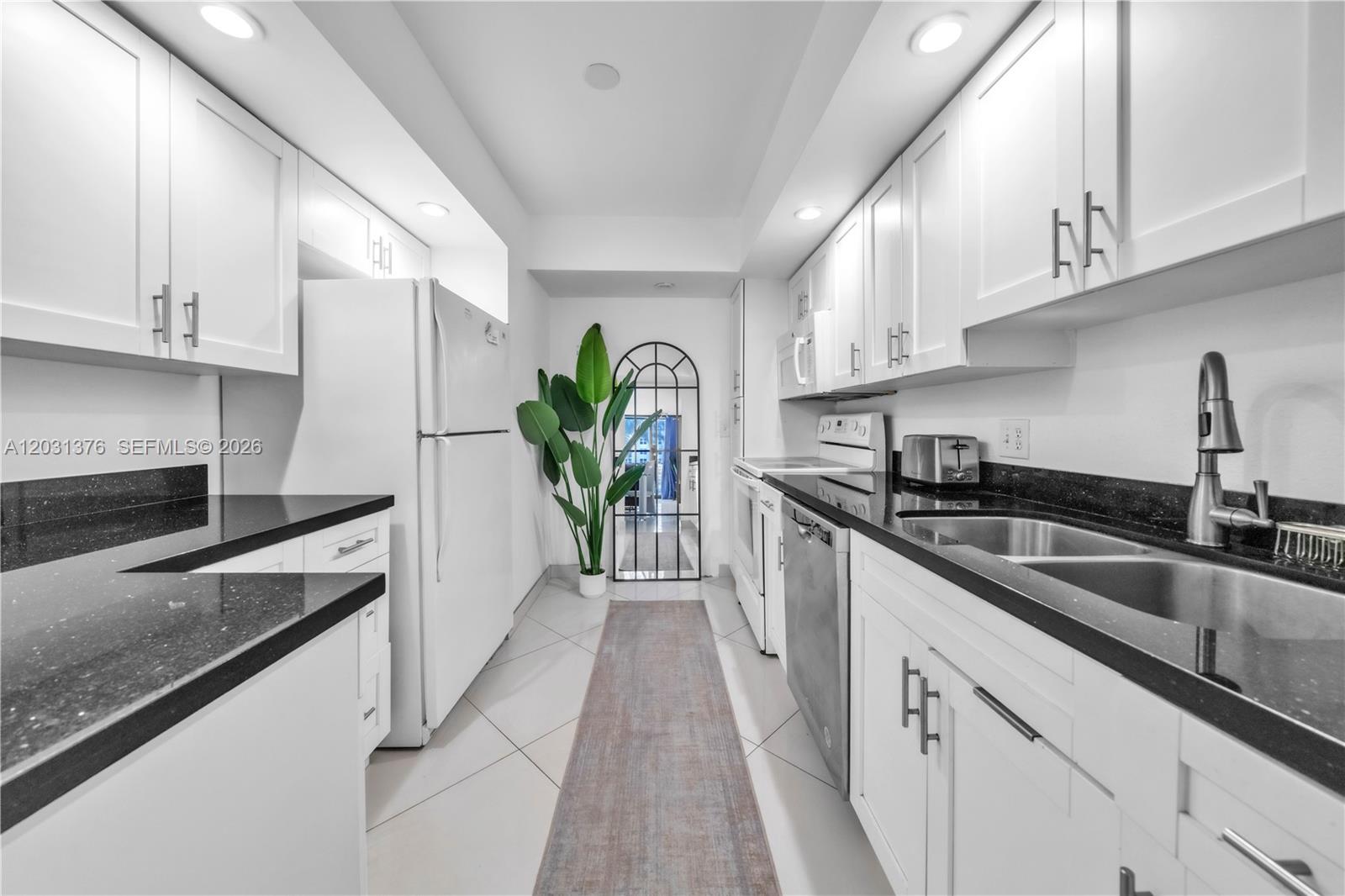Photo of 2101 Ocean Dr  #204, Hollywood, Florida, 33019 - 