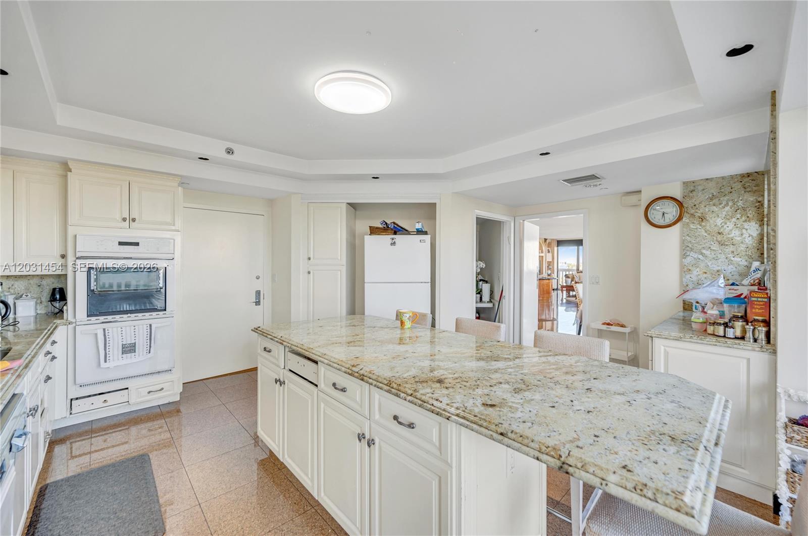 See details 806 4 / 5 4050 sq. ft. $ 2026-06-04 0 Photo