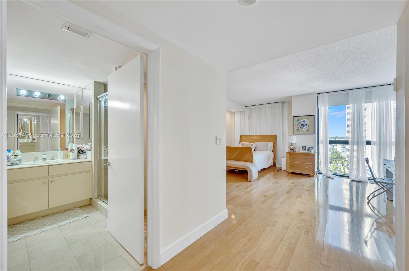 See details 806 4 / 5 4050 sq. ft. $ 2026-06-04 0 Photo