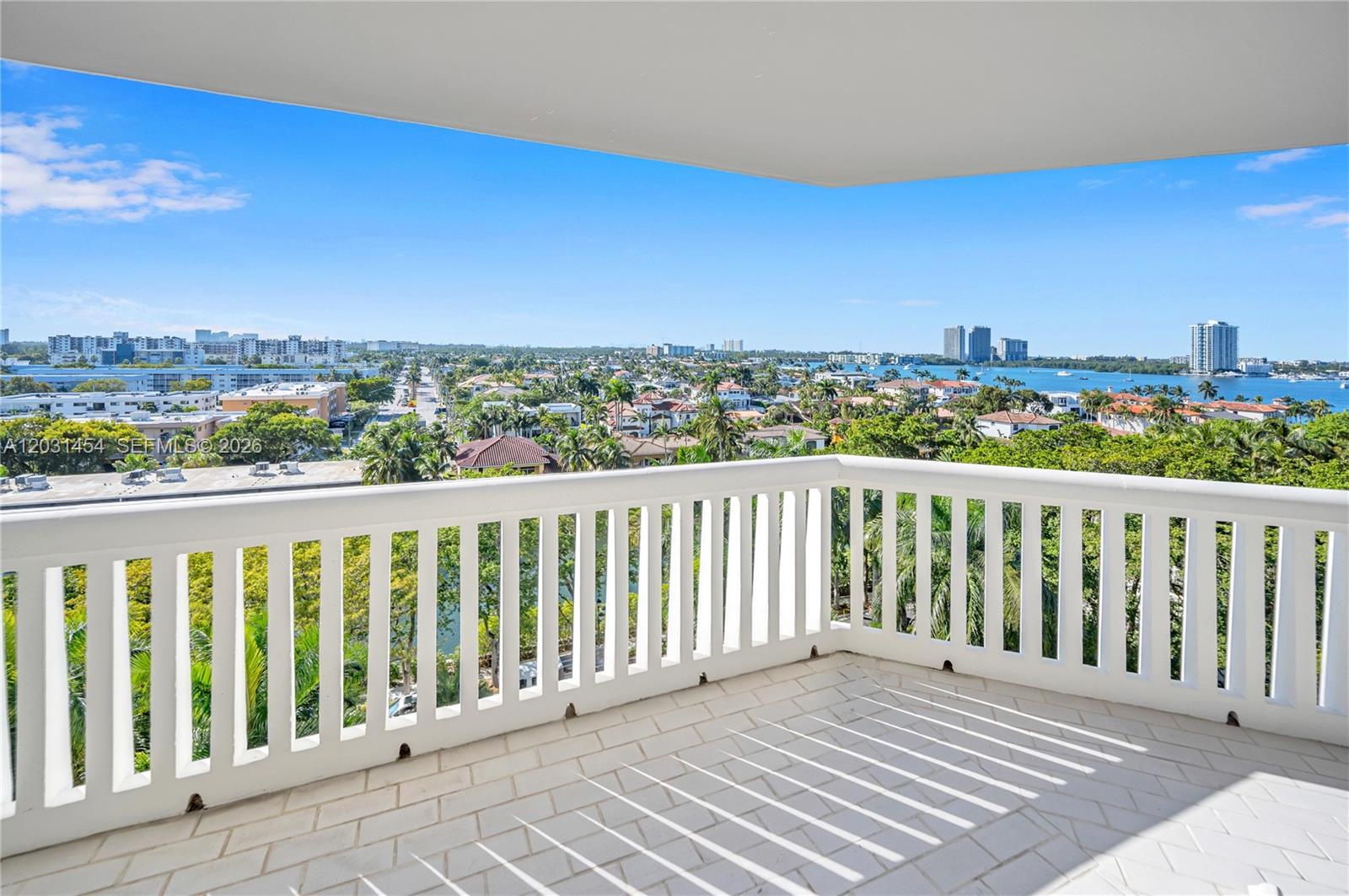 See details 806 4 / 5 4050 sq. ft. $ 2026-06-04 0 Photo