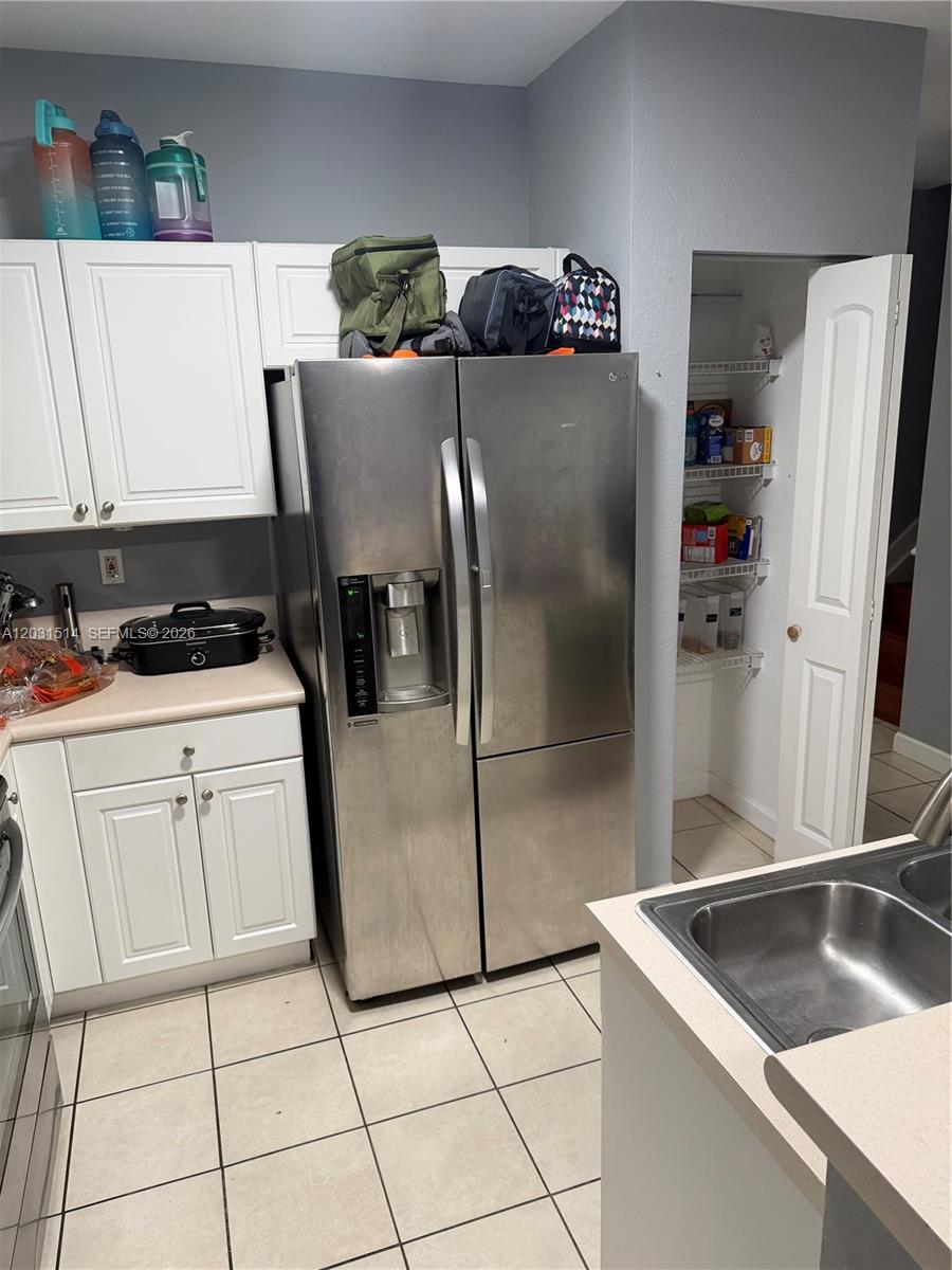 Ver detalles 901 3 / 3 1590 sq. ft. $ 2026-06-04 0 foto
