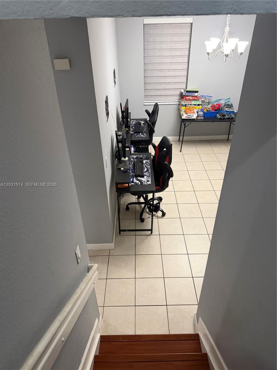 Ver detalles 901 3 / 3 1590 sq. ft. $ 2026-06-04 0 foto