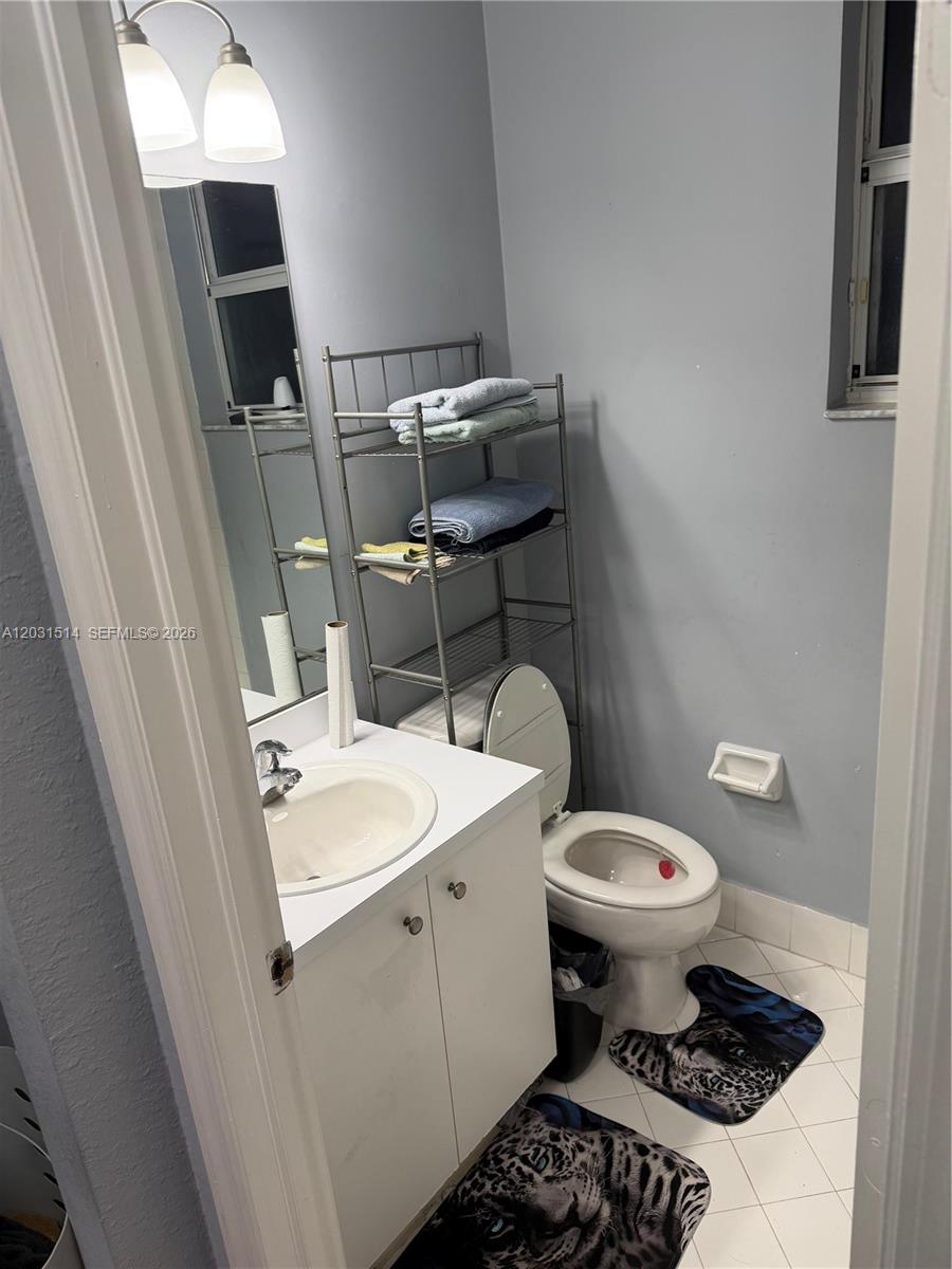 Ver detalles 901 3 / 3 1590 sq. ft. $ 2026-06-04 0 foto