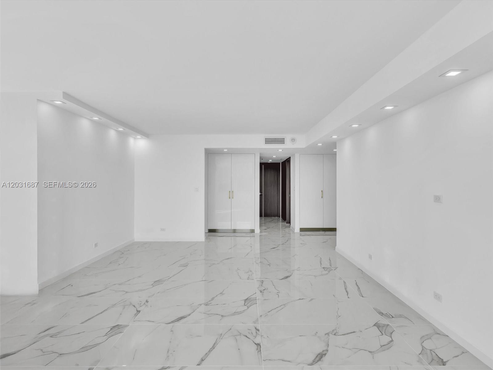 See details 712 2 / 2 1552 sq. ft. $ 2026-06-05 0 Photo