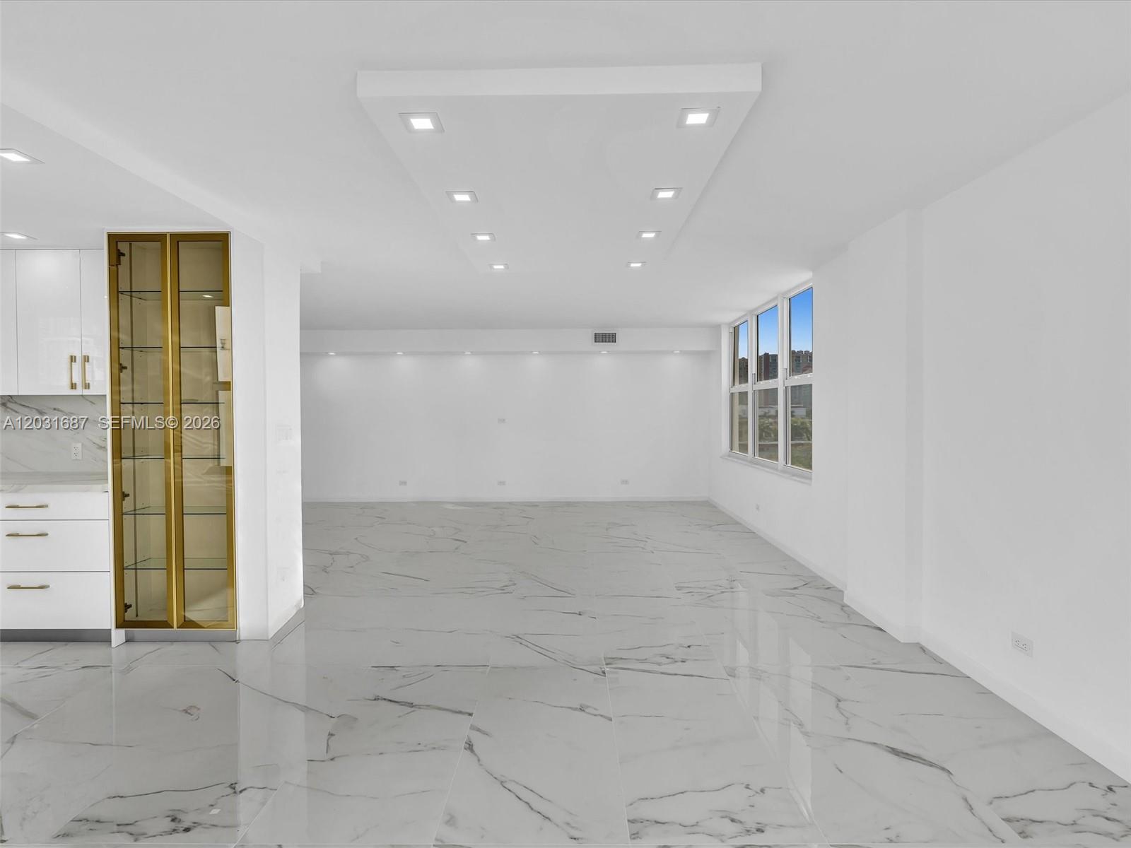 See details 712 2 / 2 1552 sq. ft. $ 2026-06-05 0 Photo