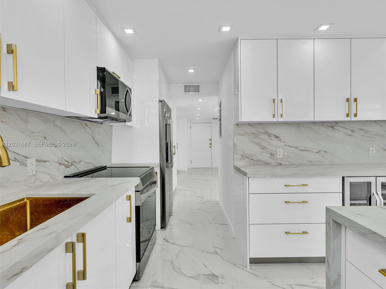 See details 712 2 / 2 1552 sq. ft. $ 2026-06-05 0 Photo