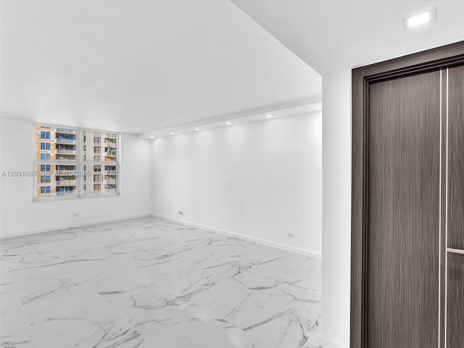 See details 712 2 / 2 1552 sq. ft. $ 2026-06-05 0 Photo