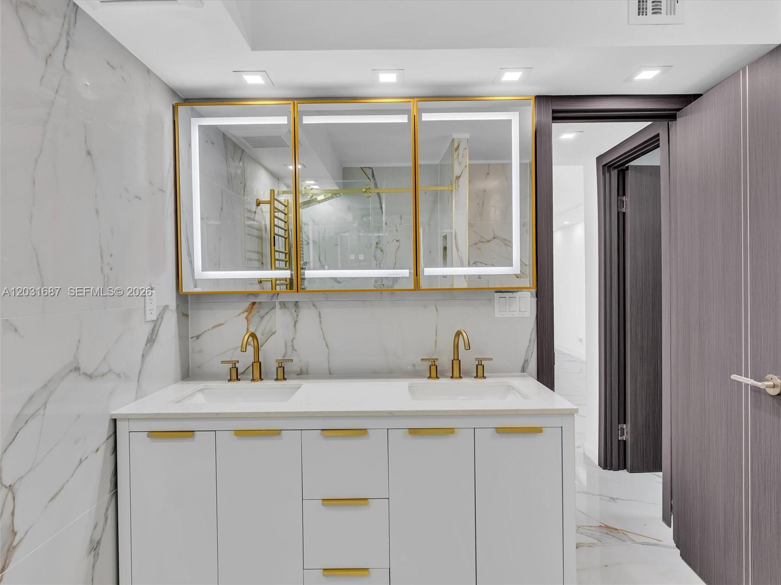 See details 712 2 / 2 1552 sq. ft. $ 2026-06-05 0 Photo