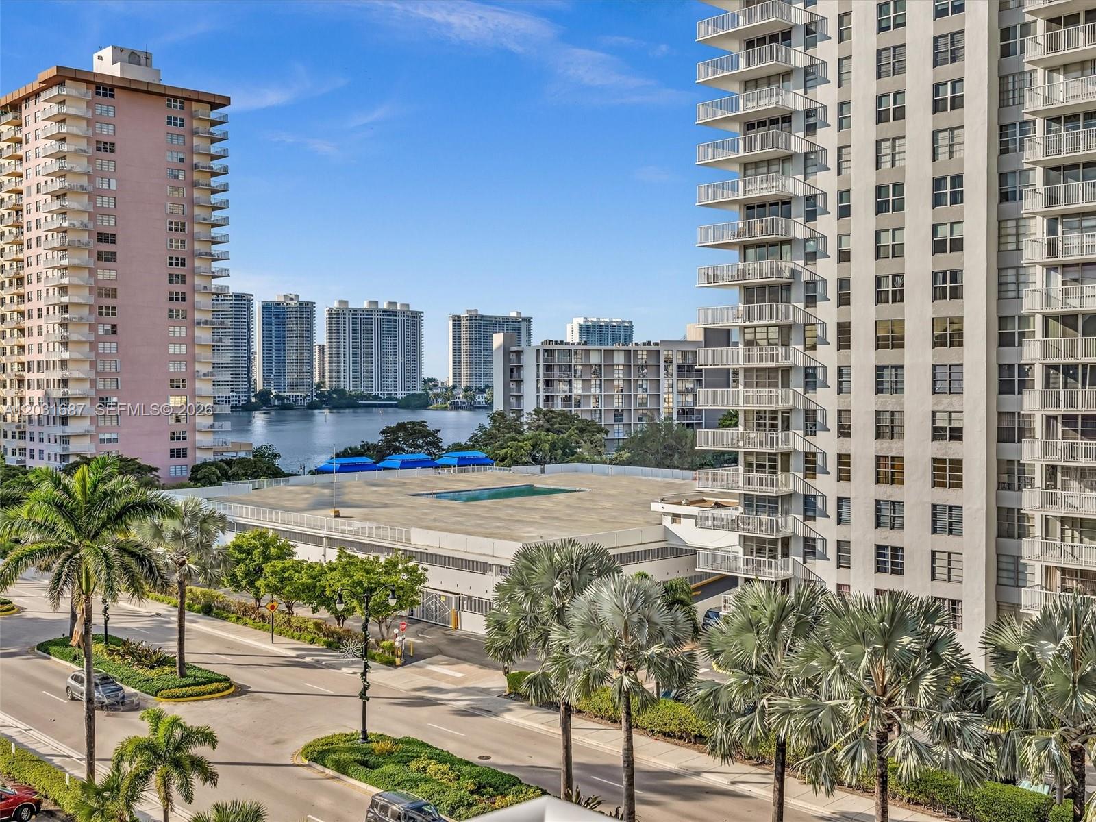 See details 712 2 / 2 1552 sq. ft. $ 2026-06-05 0 Photo