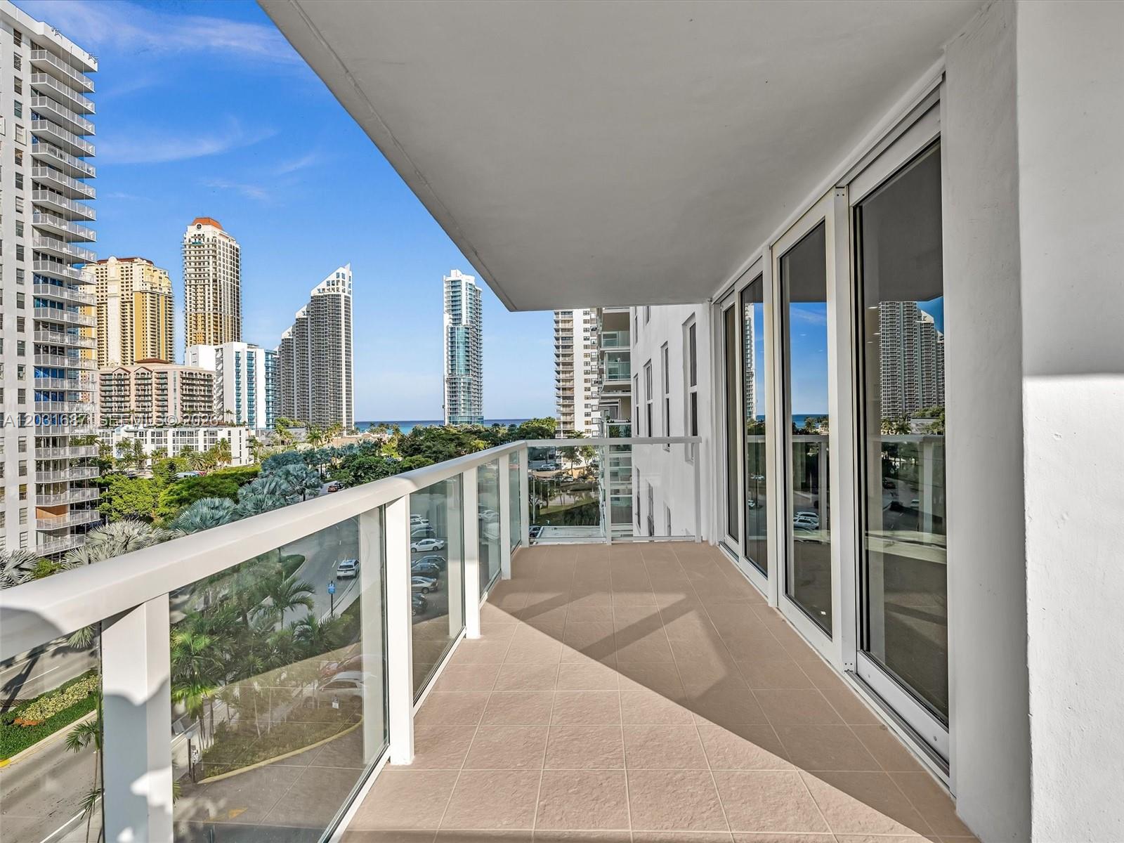 See details 712 2 / 2 1552 sq. ft. $ 2026-06-05 0 Photo