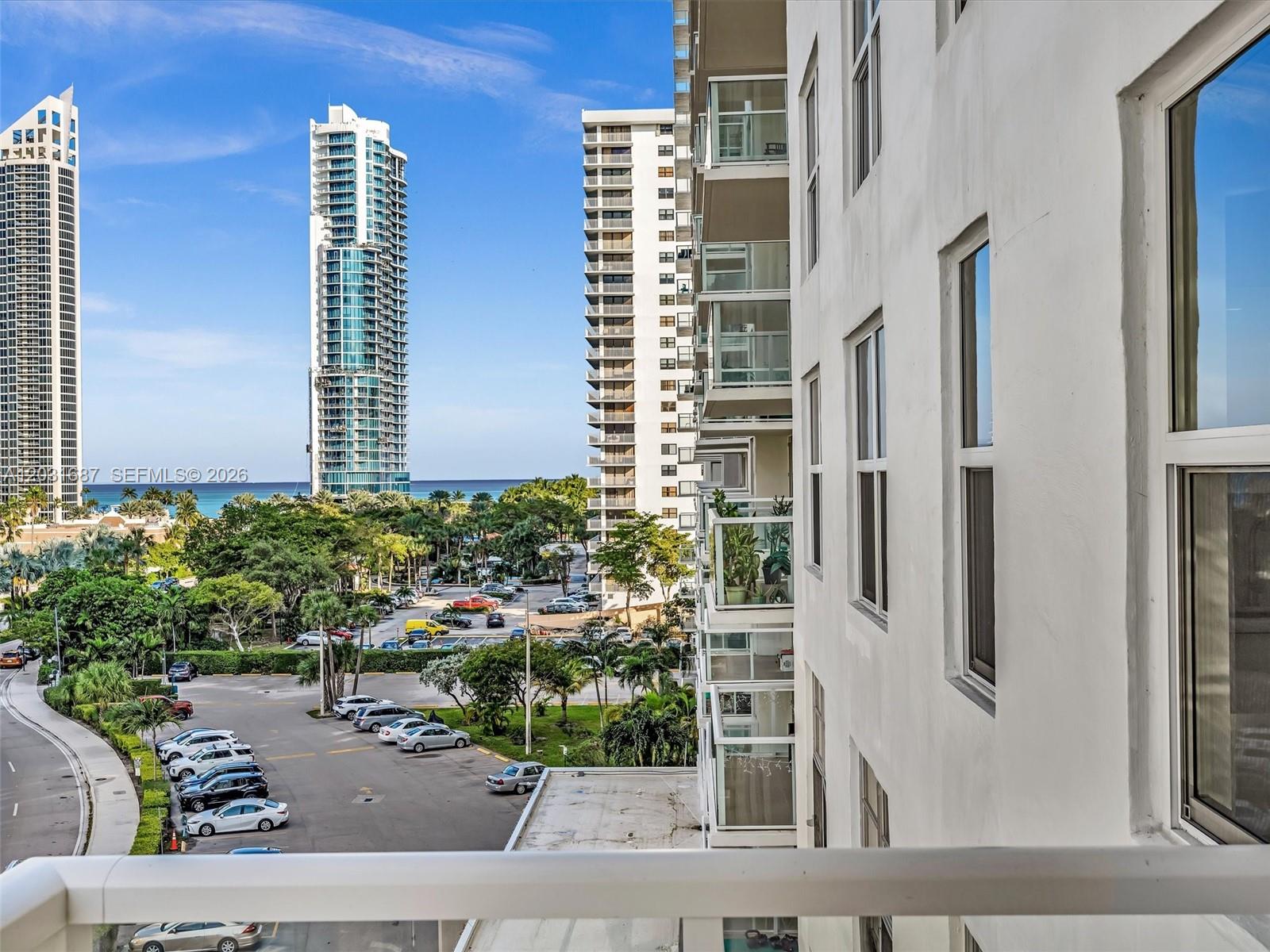 See details 712 2 / 2 1552 sq. ft. $ 2026-06-05 0 Photo