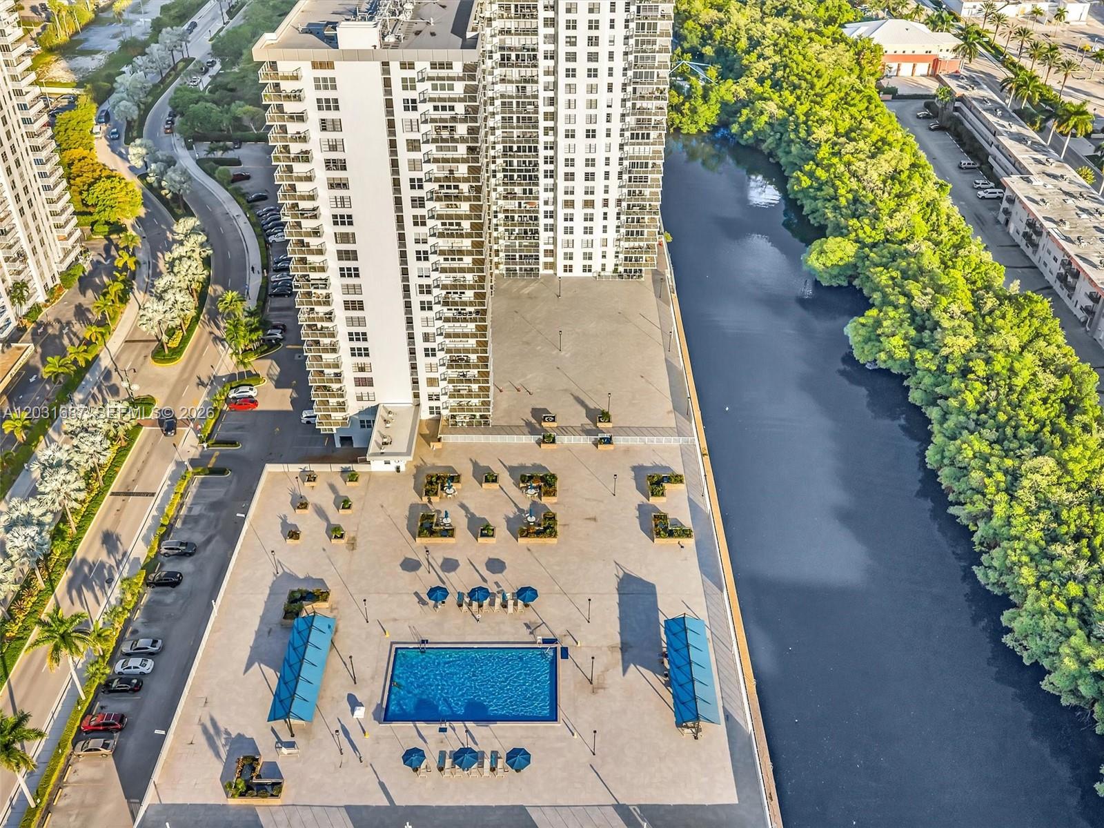 See details 712 2 / 2 1552 sq. ft. $ 2026-06-05 0 Photo