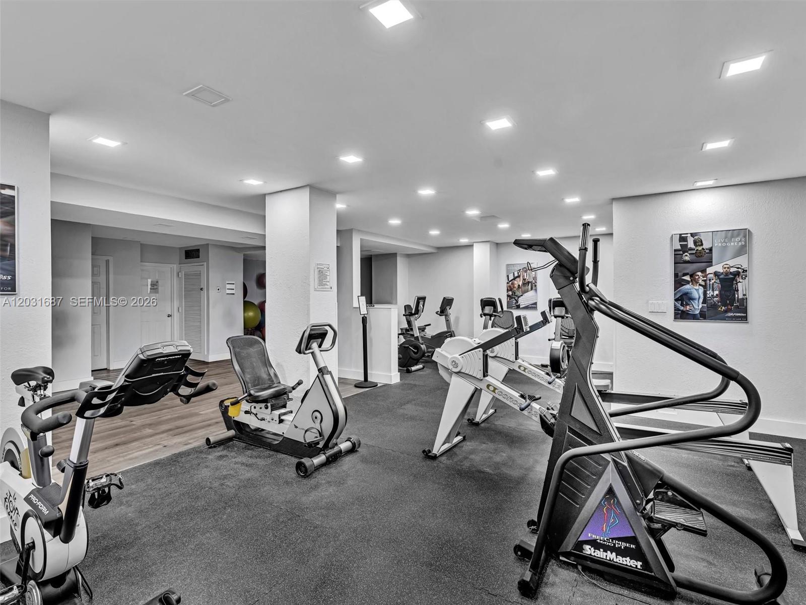 See details 712 2 / 2 1552 sq. ft. $ 2026-06-05 0 Photo