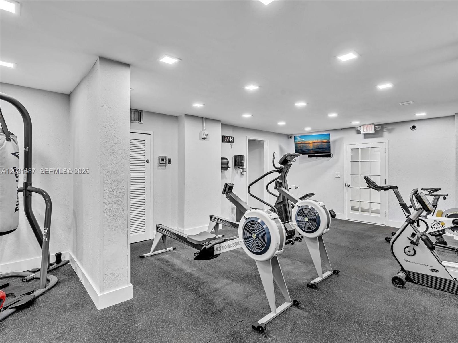 See details 712 2 / 2 1552 sq. ft. $ 2026-06-05 0 Photo