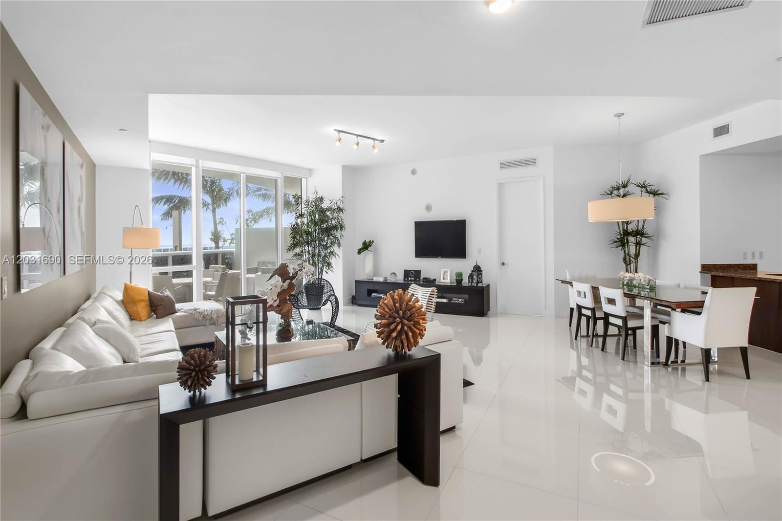 Ver detalles 403 2 / 2 1794 sq. ft. $ 2026-06-05 0 foto