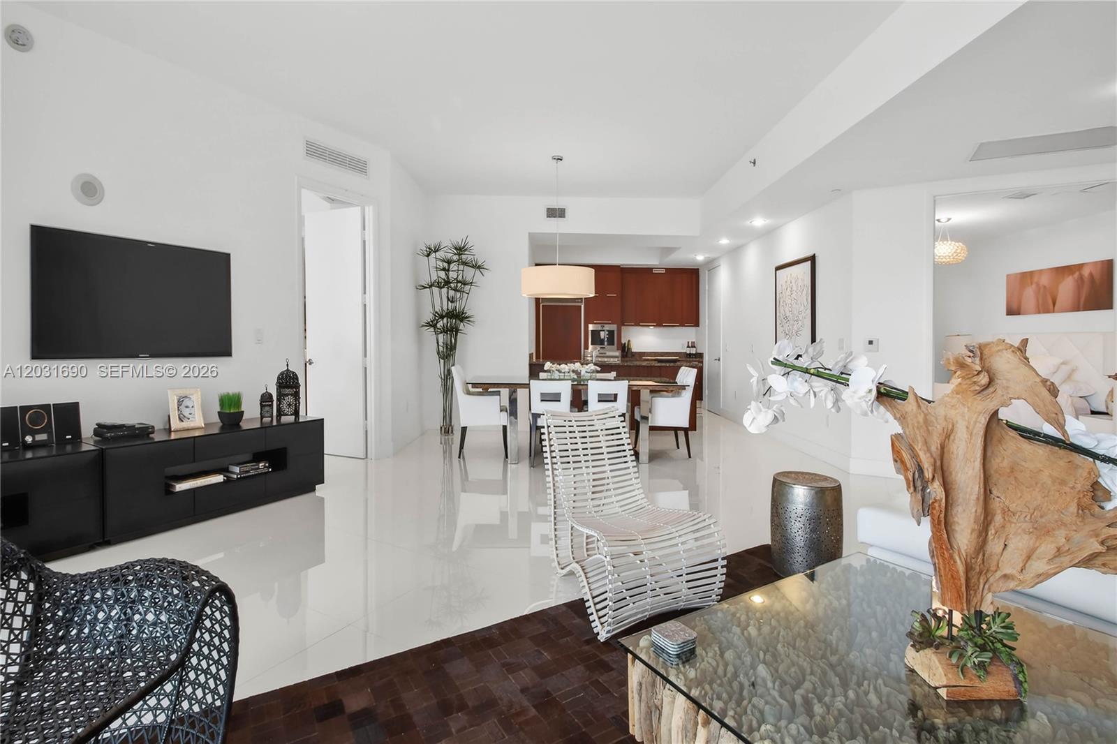 Ver detalles 403 2 / 2 1794 sq. ft. $ 2026-06-05 0 foto