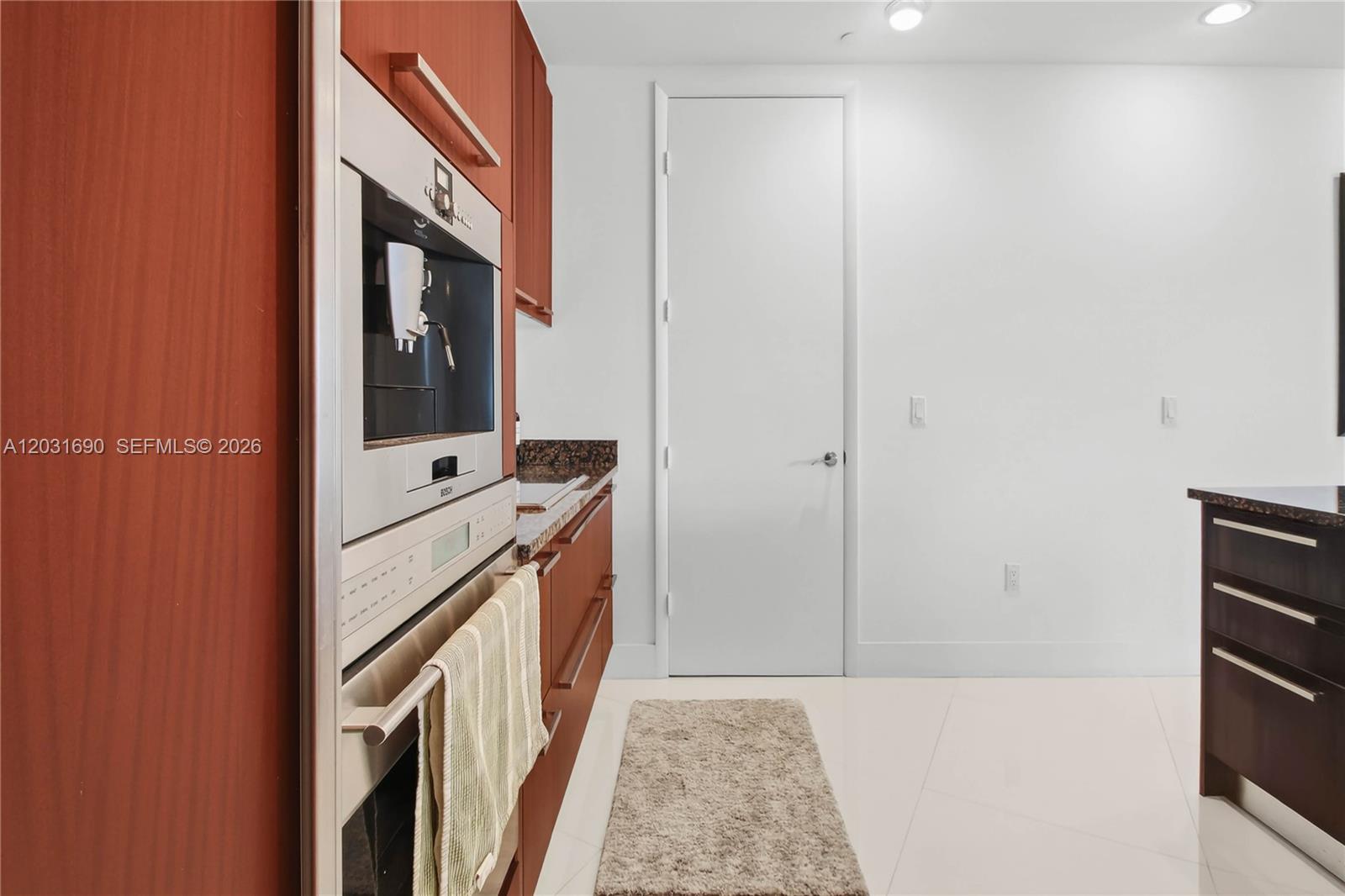 Ver detalles 403 2 / 2 1794 sq. ft. $ 2026-06-05 0 foto
