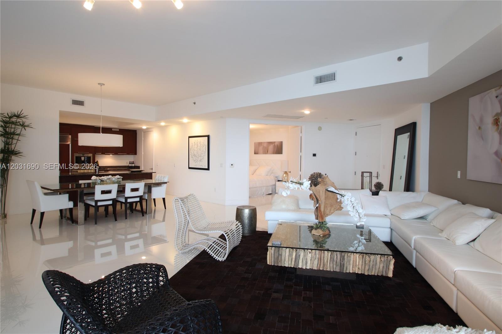Ver detalles 403 2 / 2 1794 sq. ft. $ 2026-06-05 0 foto