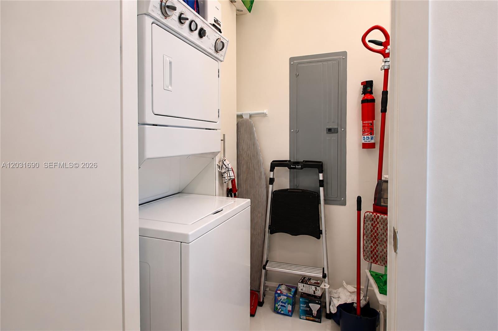 Ver detalles 403 2 / 2 1794 sq. ft. $ 2026-06-05 0 foto
