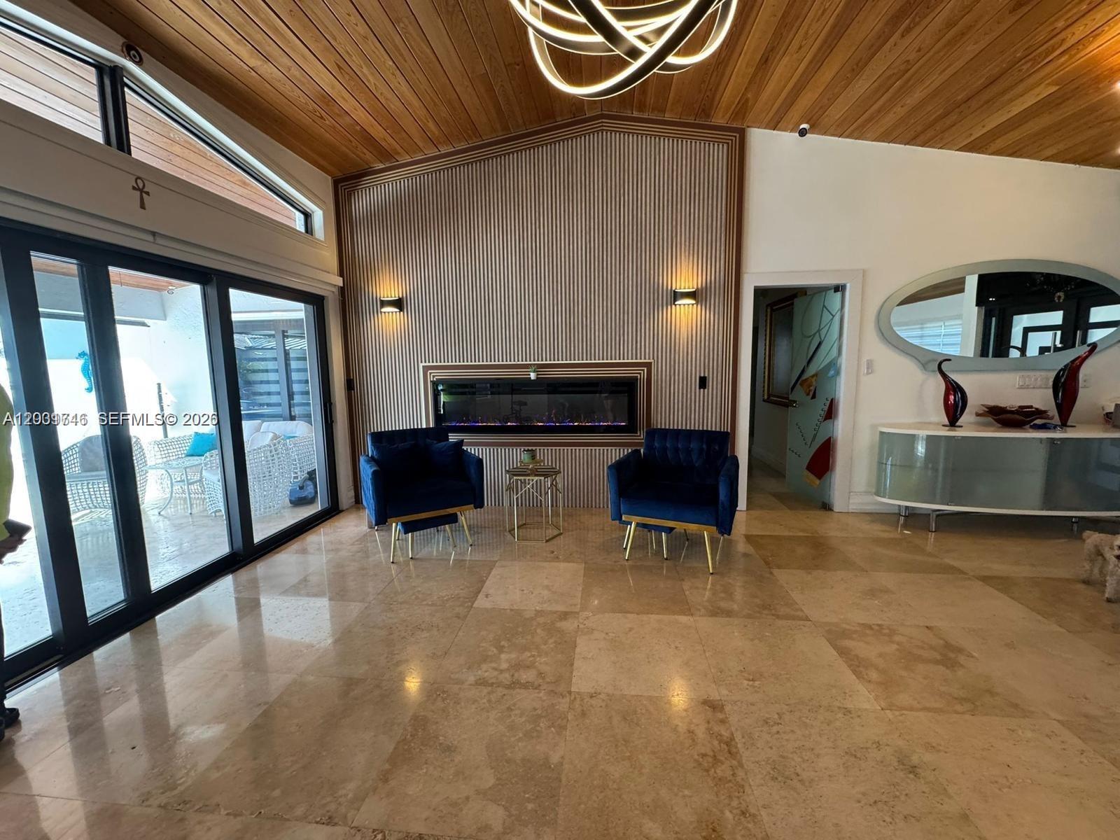 Ver detalles 3690 4 / 4 3891 sq. ft. $ 2026-06-05 0 foto