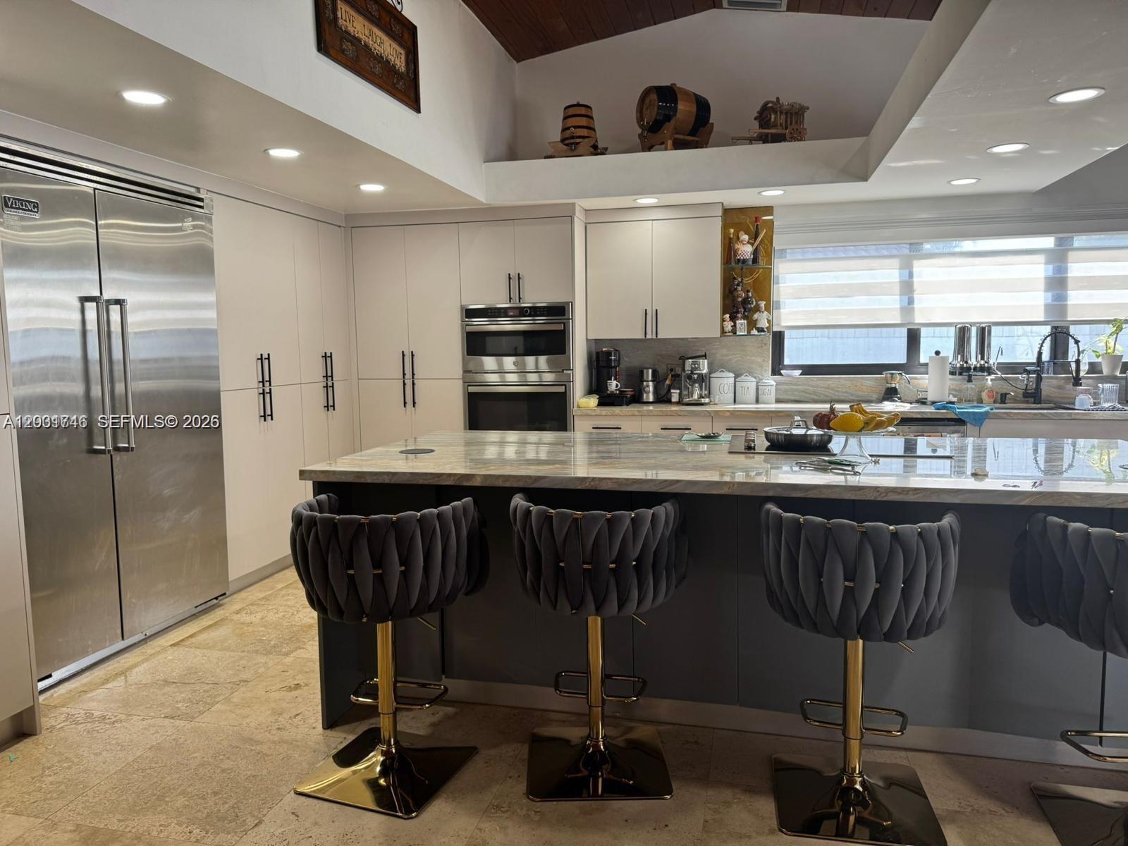 Ver detalles 3690 4 / 4 3891 sq. ft. $ 2026-06-05 0 foto