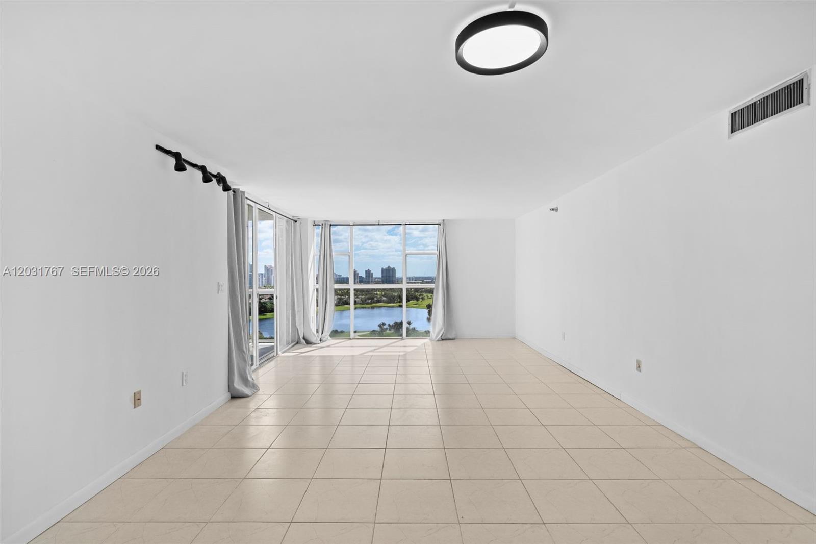 Photo of 20505 Country Club Dr  #1938, Aventura, Florida, 33180 - 