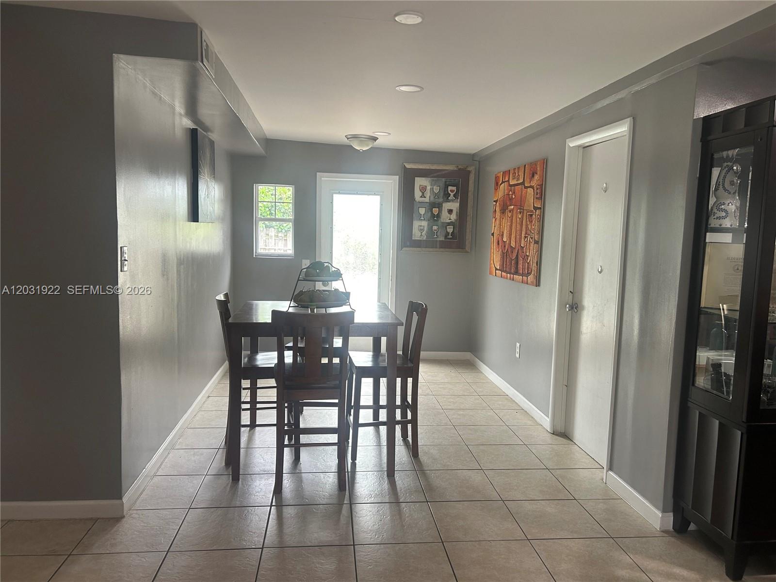 5808 5 / 2 1833 sq. ft. $ 2026-06-05 0 foto