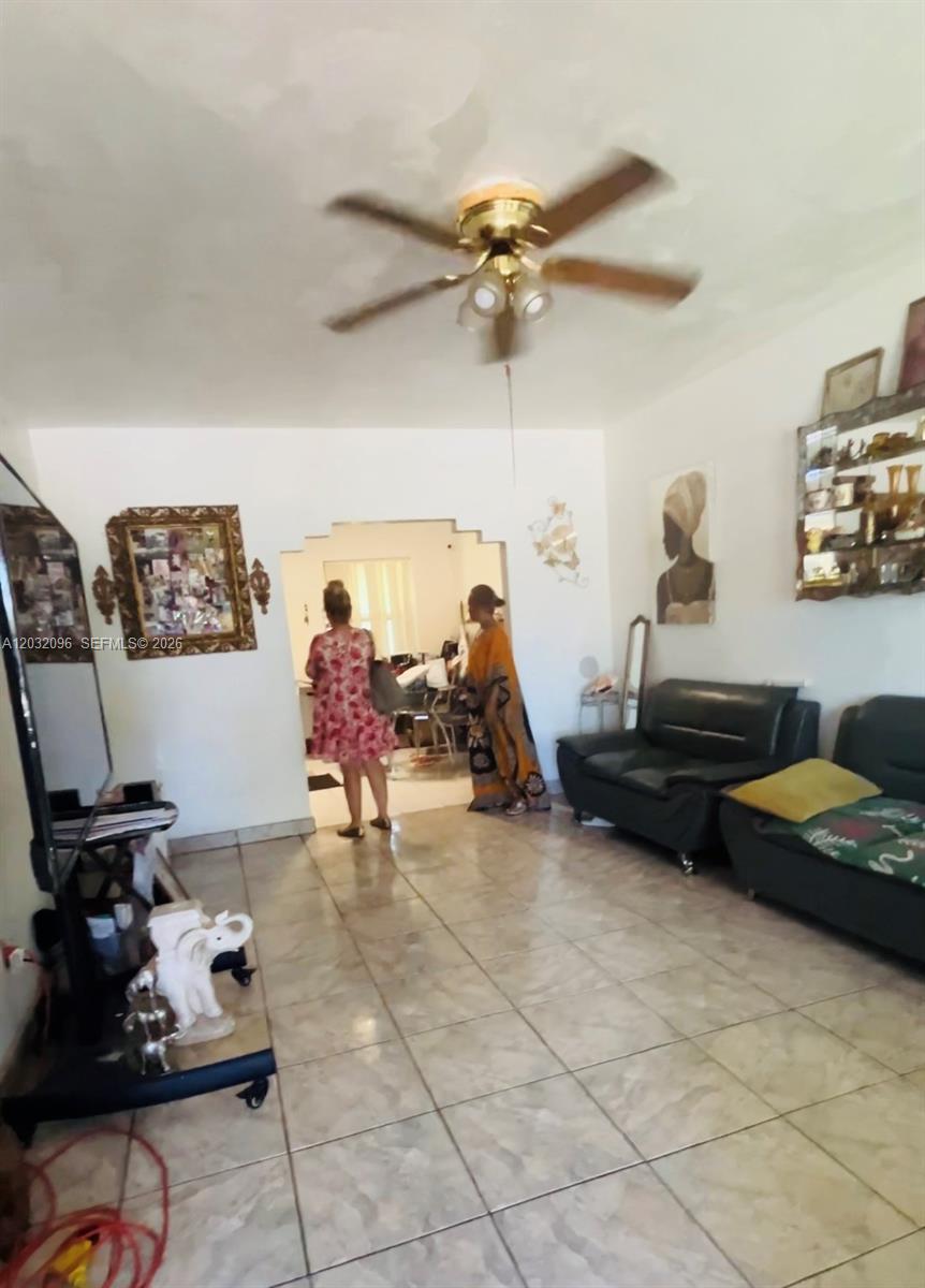   /  1860 sq. ft. $ 2026-06-22 0 foto