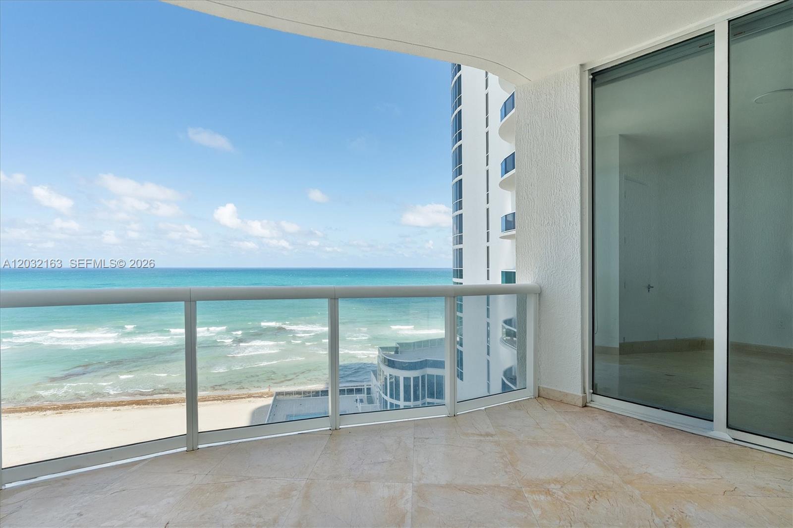 Ver detalles 904 3 / 4 2327 sq. ft. $ 2026-06-05 0 foto