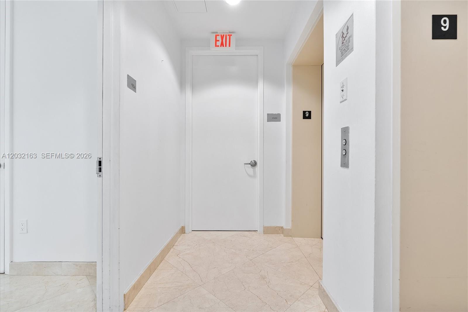 Ver detalles 904 3 / 4 2327 sq. ft. $ 2026-06-05 0 foto