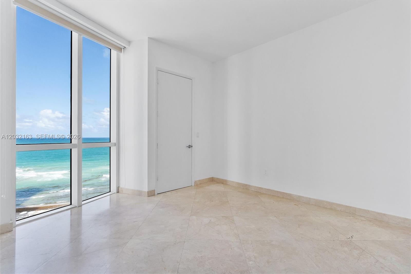 Ver detalles 904 3 / 4 2327 sq. ft. $ 2026-06-05 0 foto