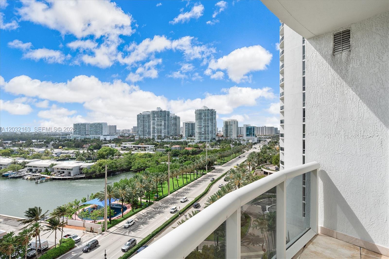 Ver detalles 904 3 / 4 2327 sq. ft. $ 2026-06-05 0 foto