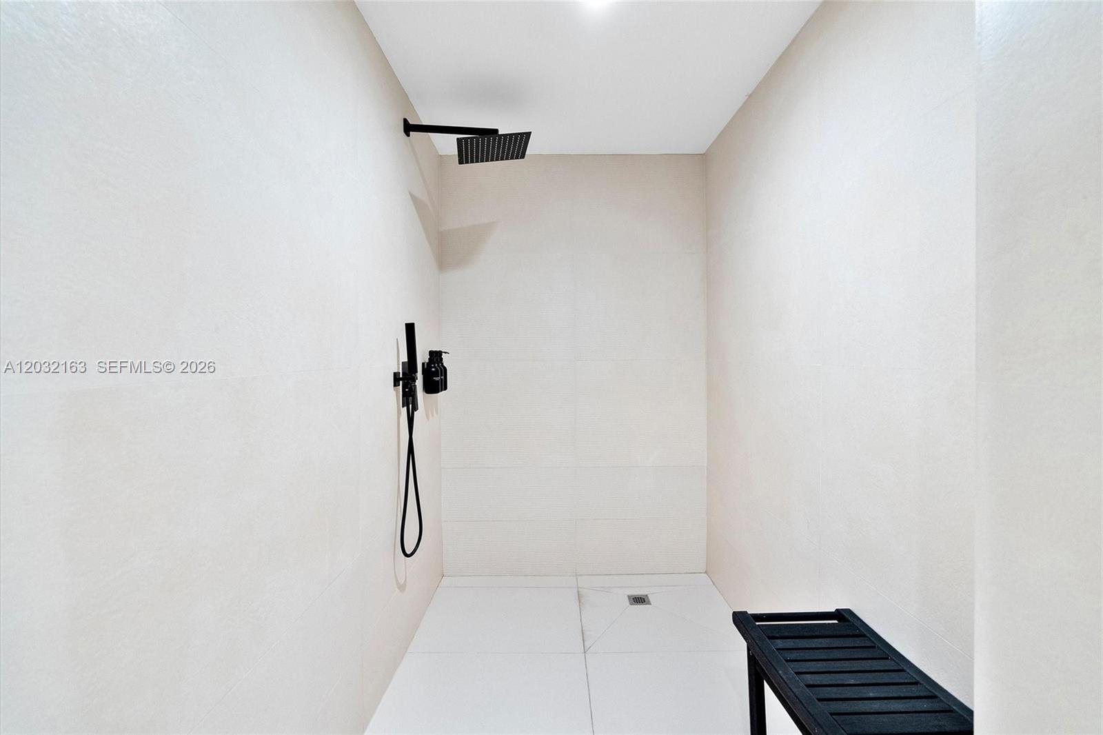 Ver detalles 904 3 / 4 2327 sq. ft. $ 2026-06-05 0 foto