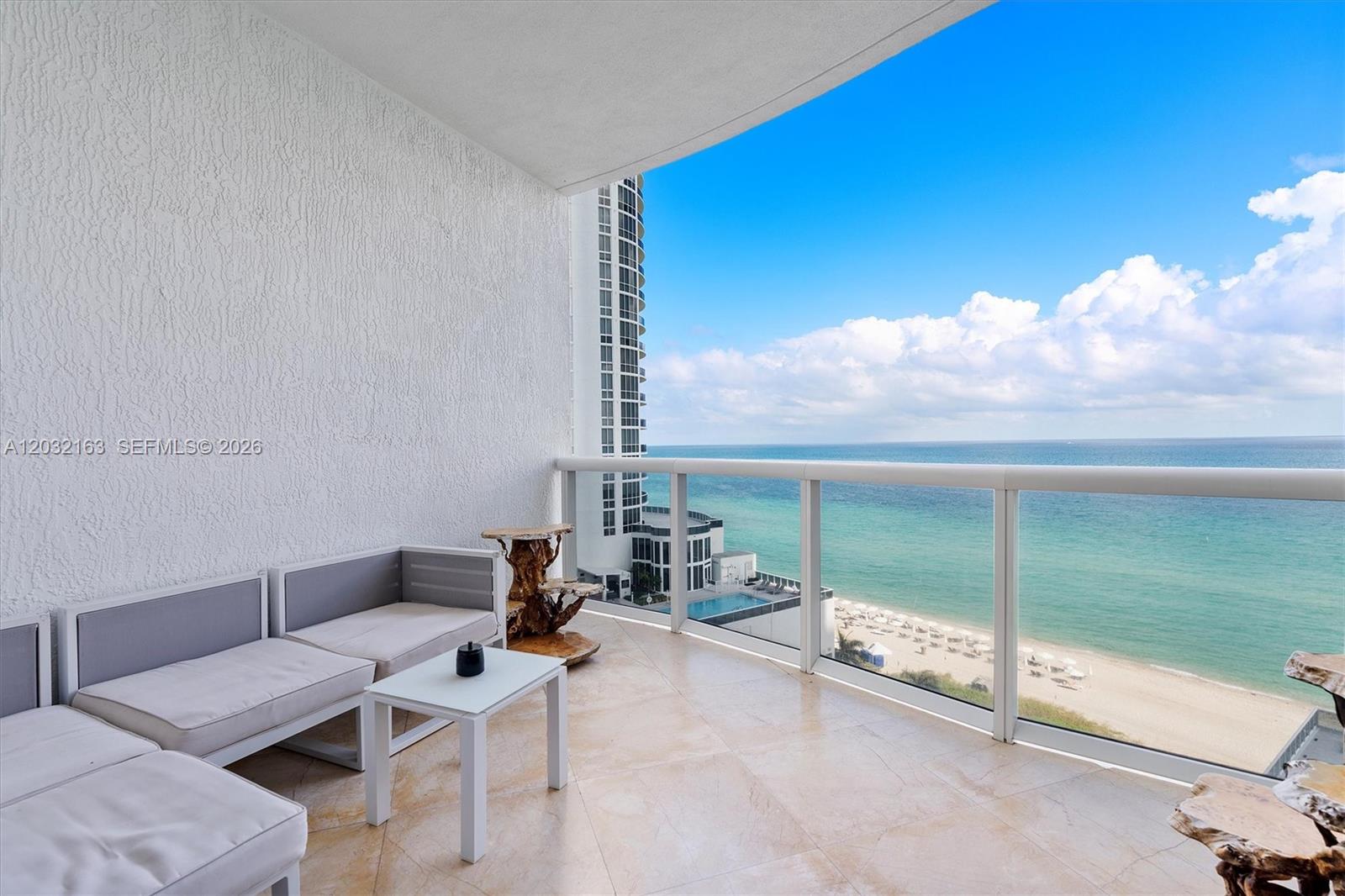 Ver detalles 904 3 / 4 2327 sq. ft. $ 2026-06-05 0 foto
