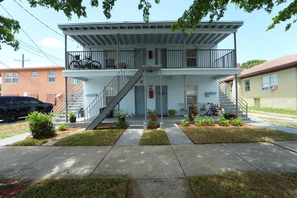 Ver detalles / 0 2880 sq. ft. $ 2026-06-21 0 foto