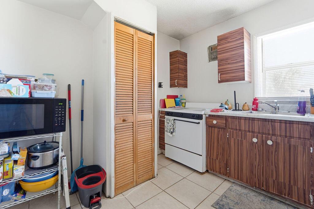 Ver detalles / 0 2880 sq. ft. $ 2026-06-21 0 foto