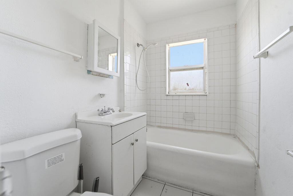 Ver detalles / 0 2880 sq. ft. $ 2026-06-21 0 foto