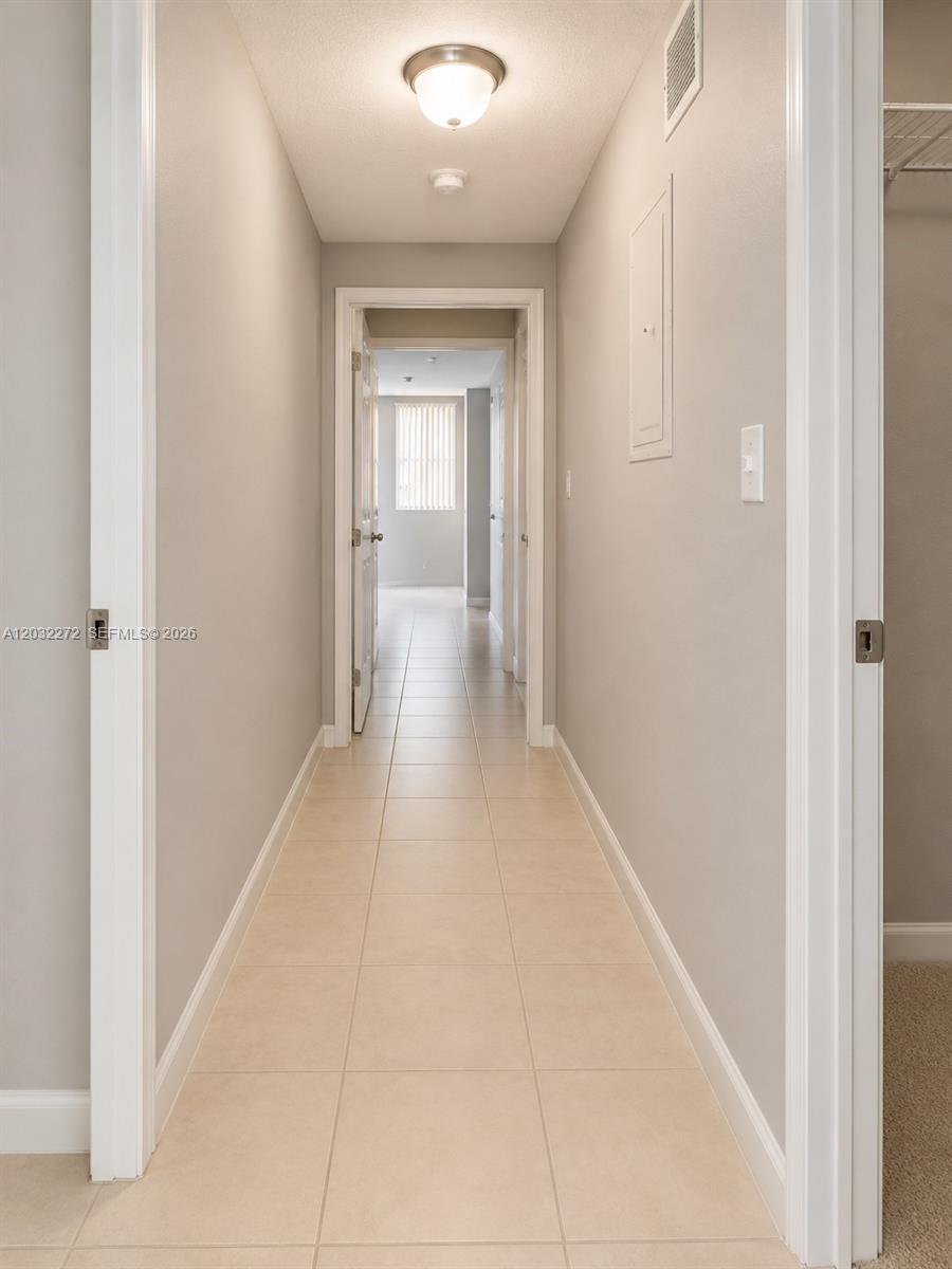 See details 1810 2 / 2 1396 sq. ft. $ 2026-06-06 0 Photo