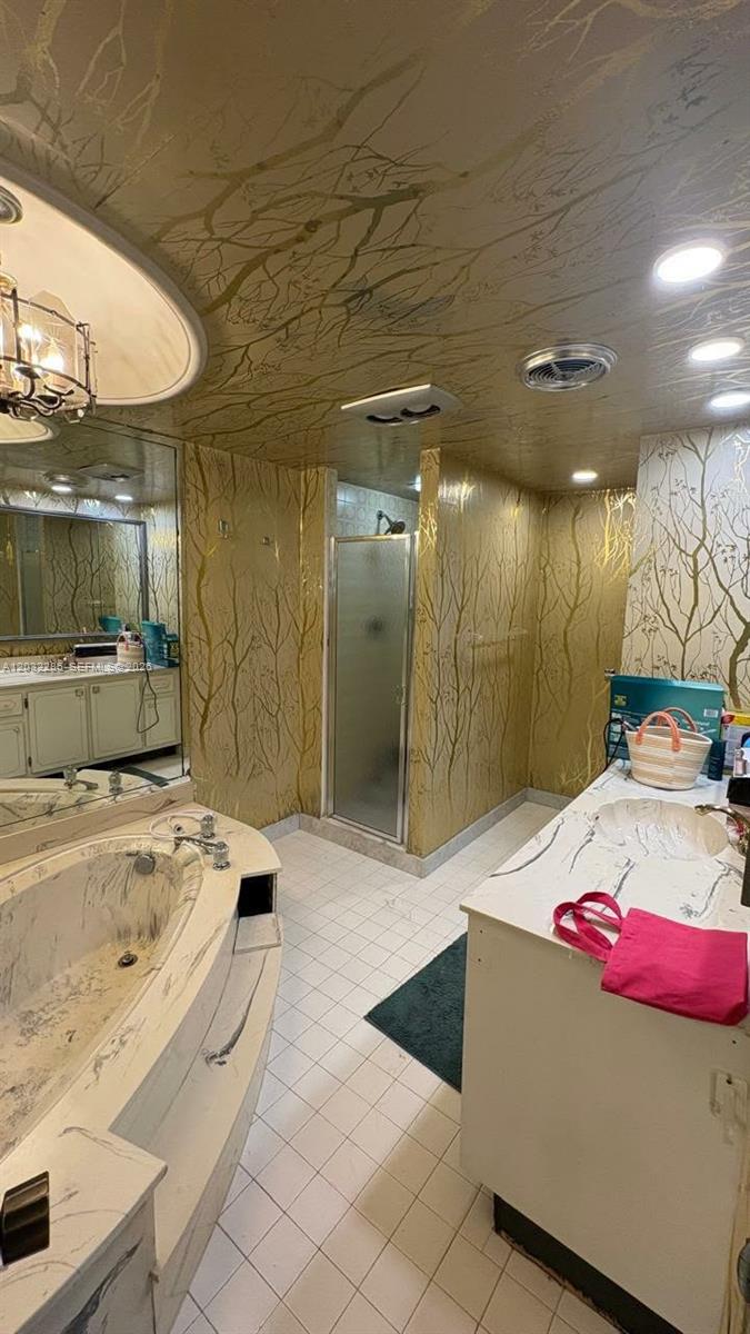 Photo of 1865 Ocean Dr  #12E, Hallandale Beach, Florida, 33009 - 