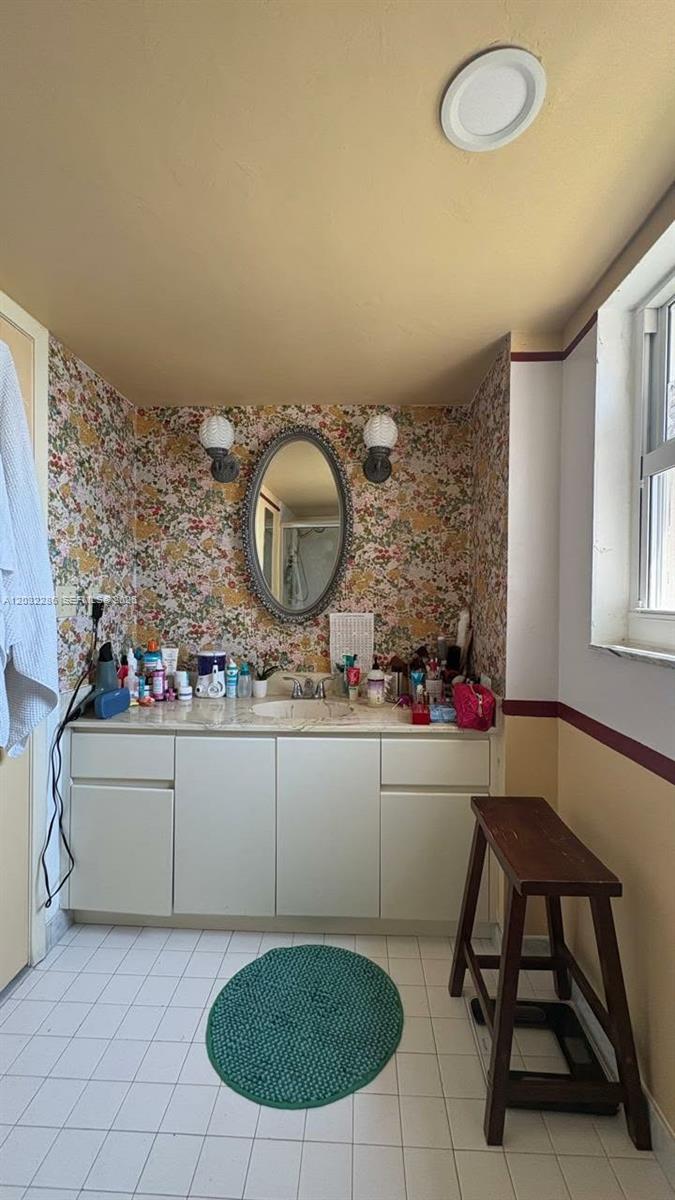 Photo of 1865 Ocean Dr  #12E, Hallandale Beach, Florida, 33009 - 
