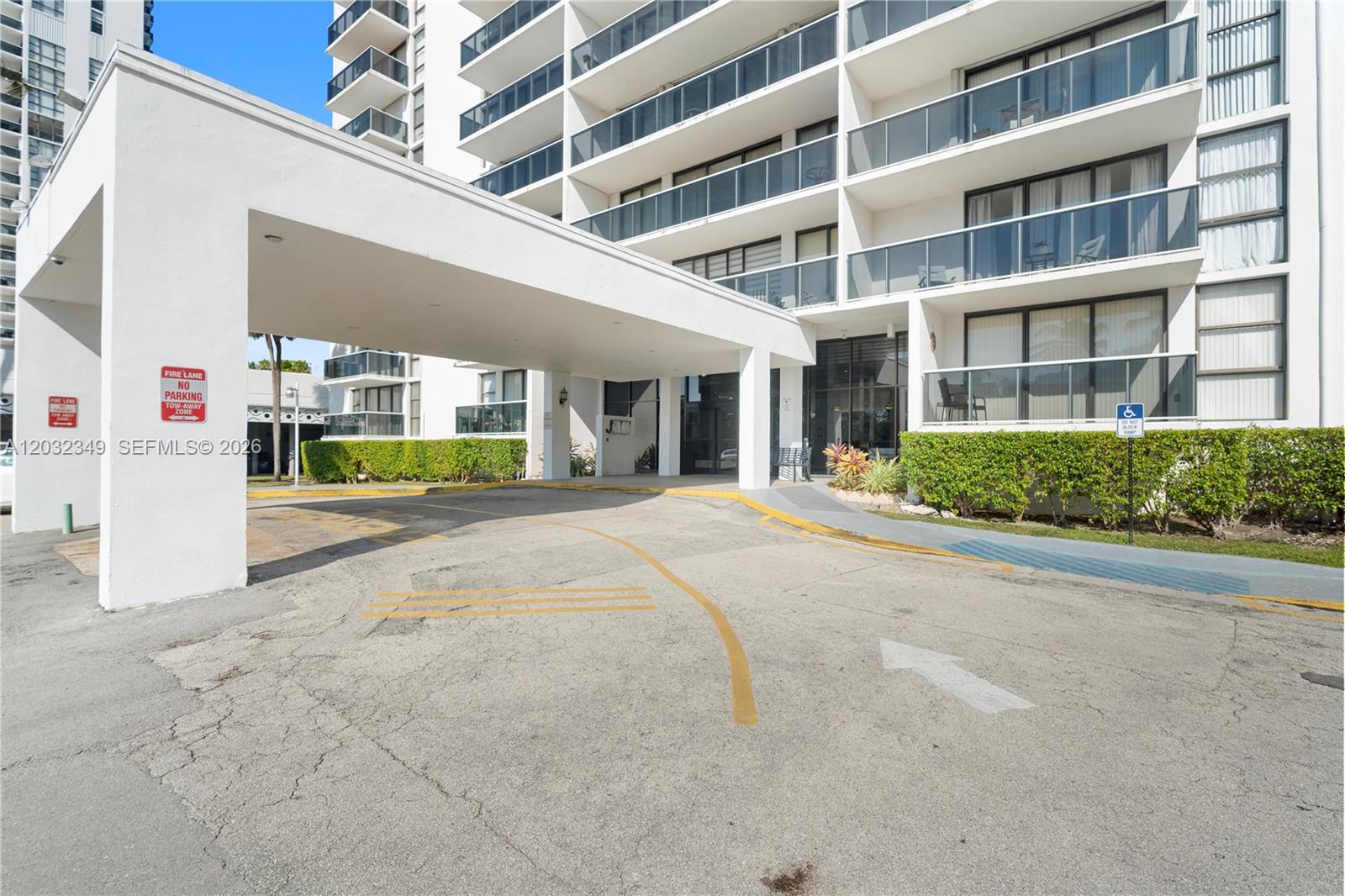Photo of 3675 Country Club Dr #2201, Aventura, Florida, 33180 -